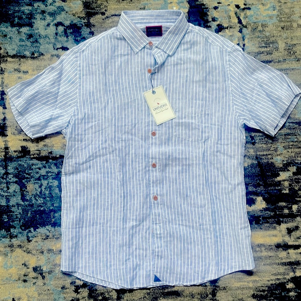UNTUCKit Men’s Westrey Slim short sleeve button down shirt.
